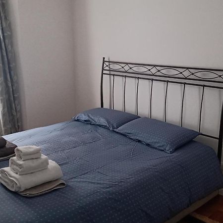 Casa Renova, Intero Appartamento, 2 Camere, Max 4 Ospiti, Trieste Zona Storica Esterno foto