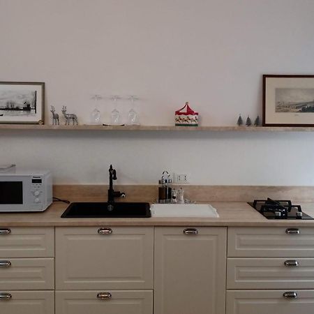 Casa Renova, Intero Appartamento, 2 Camere, Max 4 Ospiti, Trieste Zona Storica Esterno foto