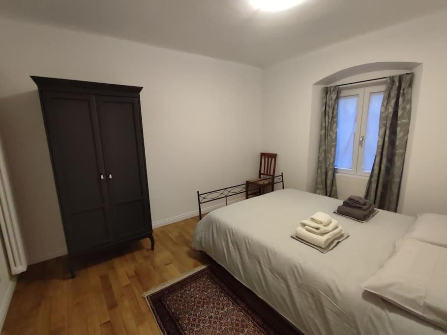 Casa Renova, Intero Appartamento, 2 Camere, Max 4 Ospiti, Trieste Zona Storica Esterno foto