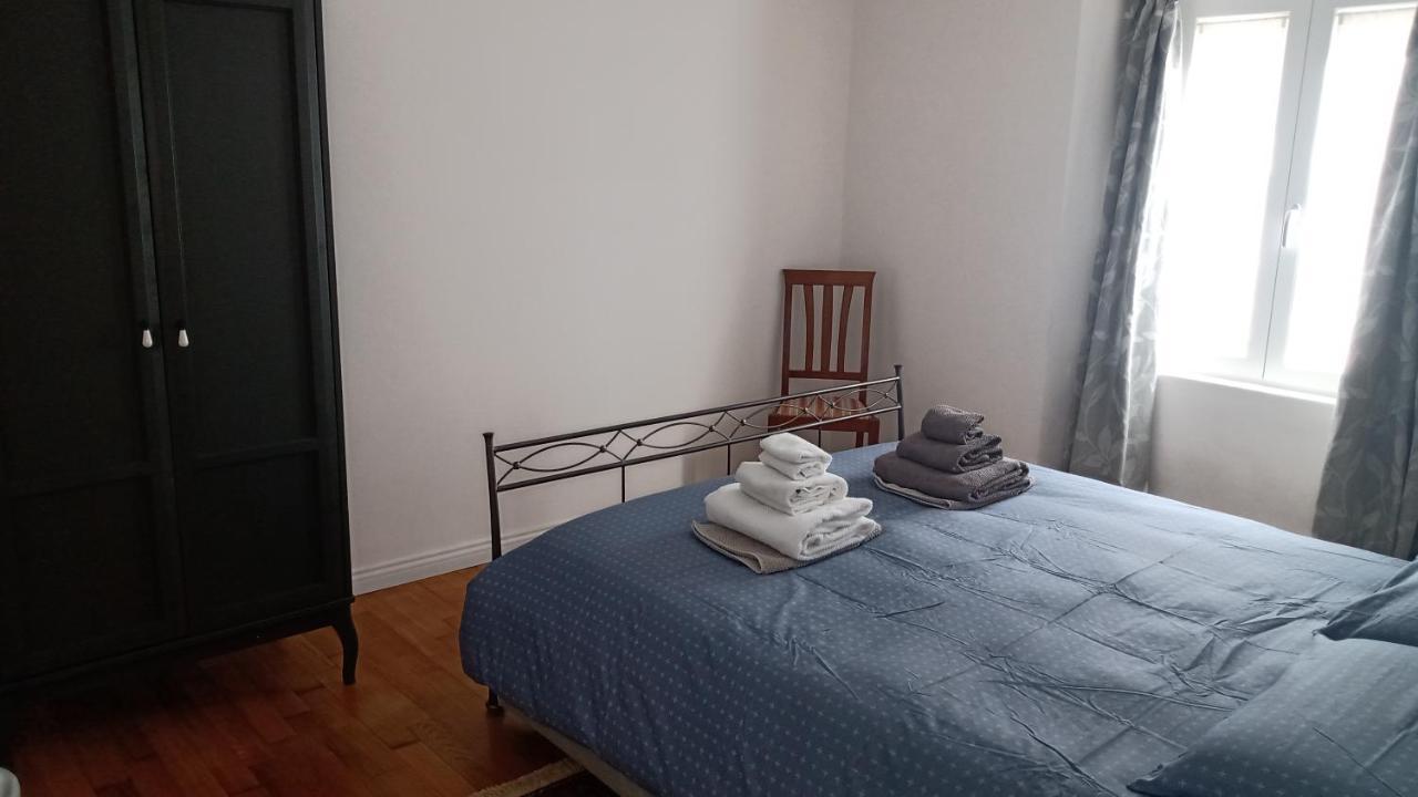 Casa Renova, Intero Appartamento, 2 Camere, Max 4 Ospiti, Trieste Zona Storica Esterno foto