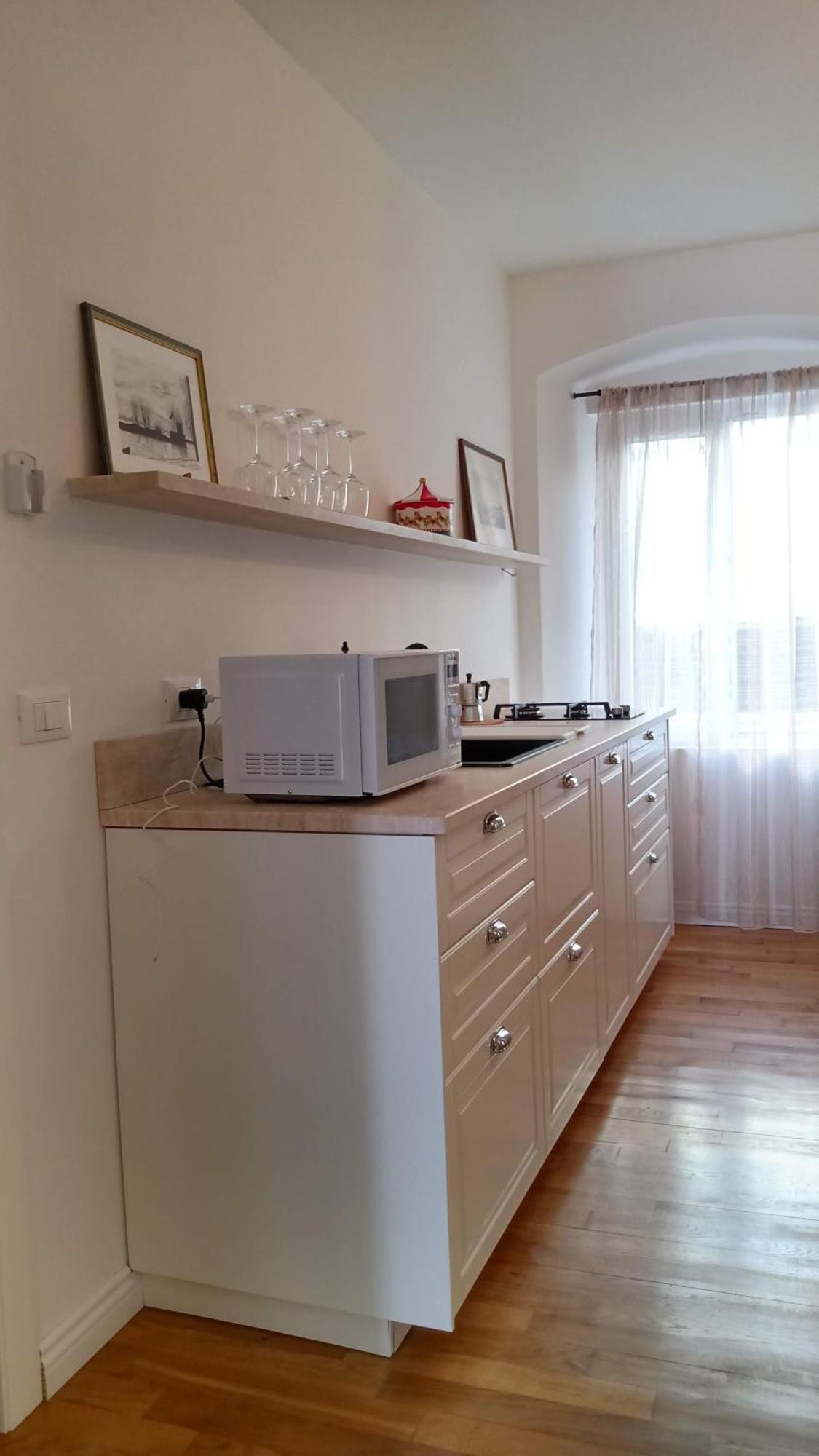 Casa Renova, Intero Appartamento, 2 Camere, Max 4 Ospiti, Trieste Zona Storica Esterno foto