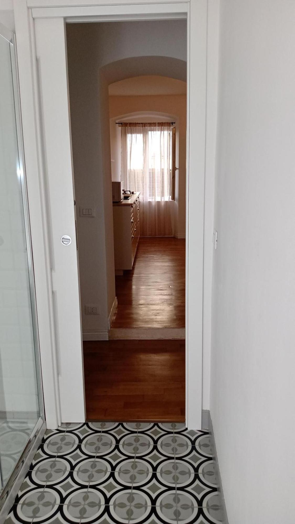 Casa Renova, Intero Appartamento, 2 Camere, Max 4 Ospiti, Trieste Zona Storica Esterno foto