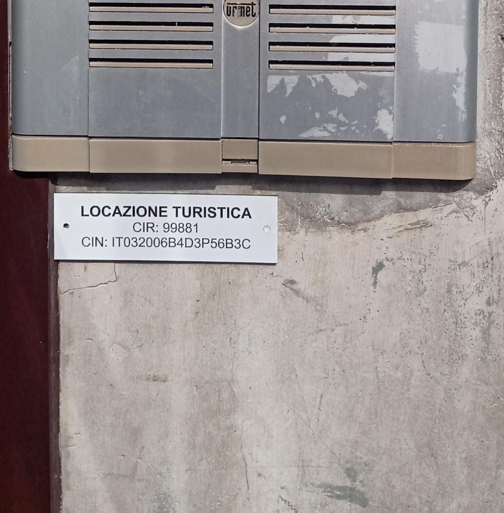 Casa Renova, Intero Appartamento, 2 Camere, Max 4 Ospiti, Trieste Zona Storica Esterno foto